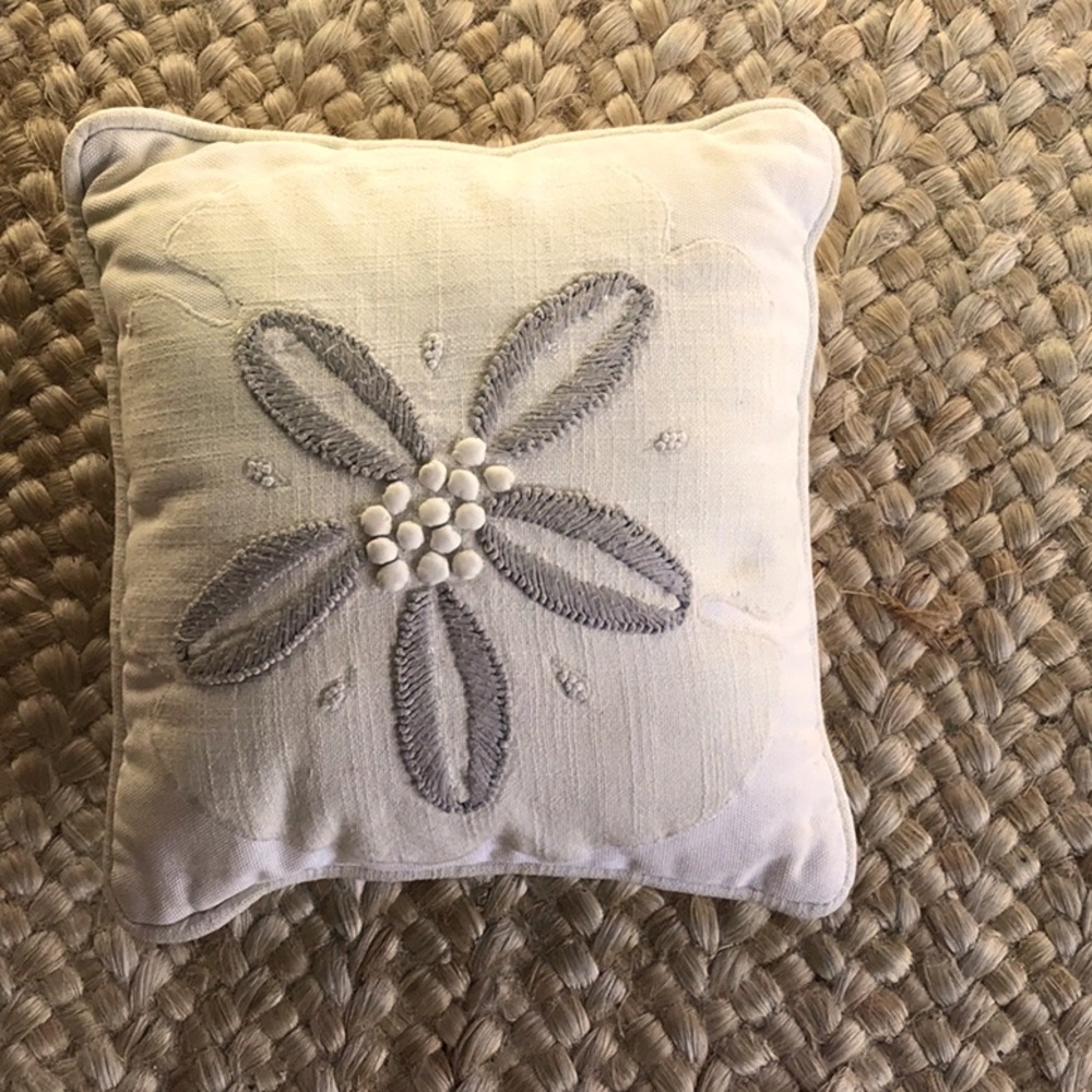 Pottery Barn Sand Dollar Decorative Pillow🌴🔆🐬